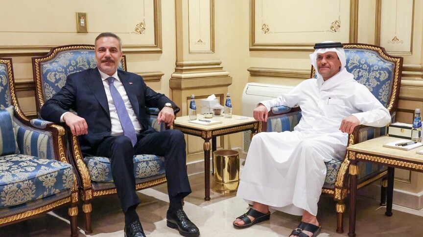 وزير الخارجية التركي يلتقي نظيره القطري في الدوحة لتعزيز العلاقات الاستراتيجية