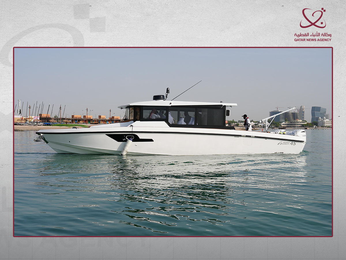 وزارة البيئة والتغير المناخي تطلق قارباً جديداً لتعزيز المراقبة البحرية والبحث العلمي في قطر