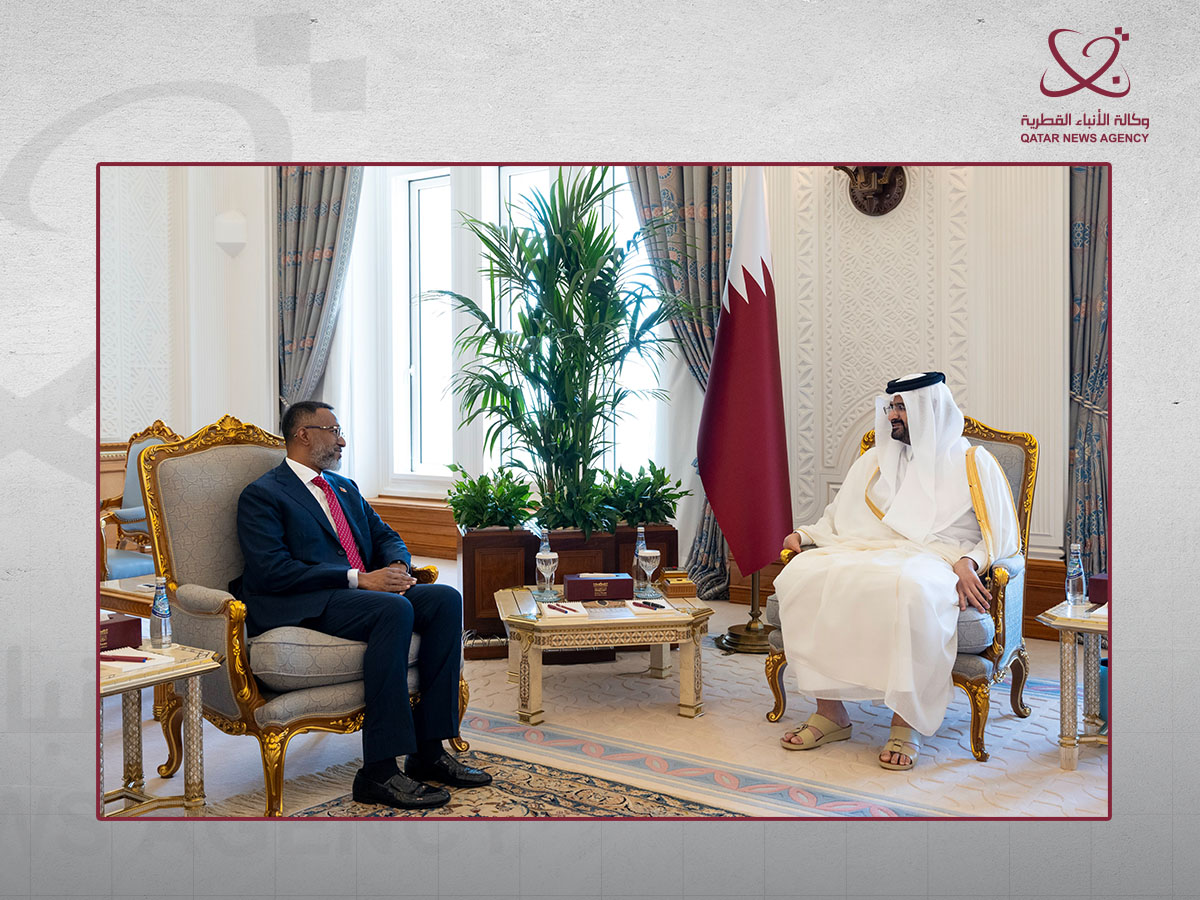 نائب أمير قطر يستقبل أوراق اعتماد سفيرين جديدين