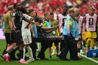 إصابة لاعب كندي خلال مباراة كأس العالم أمام قطر تثير القلق