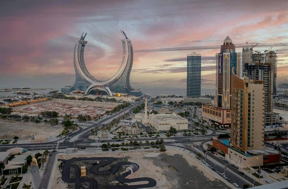 هيئة قطر للأسواق المالية تسجل نمواً في طلبات الاندماج والاستحواذ وإدراج الأوراق المالية خلال 2025