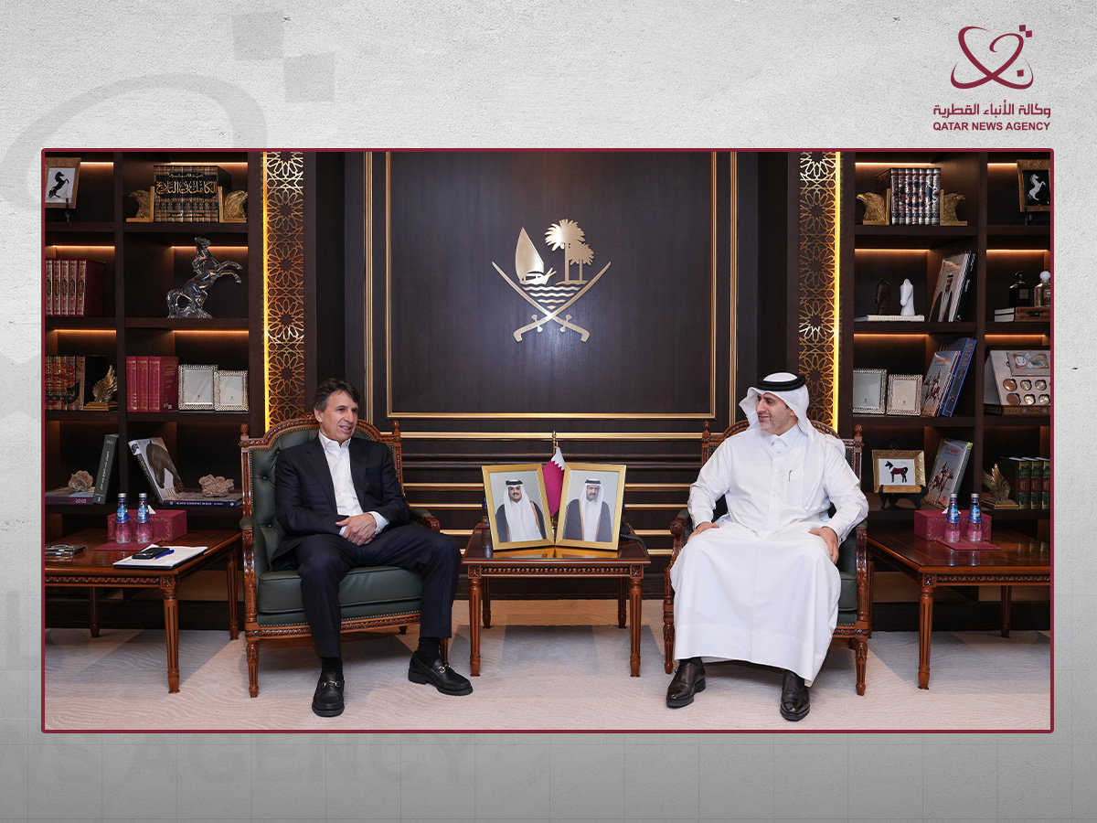 اجتماع محافظ مصرف قطر المركزي مع الرئيس التنفيذي لشركة أبولو جلوبال مانجمنت